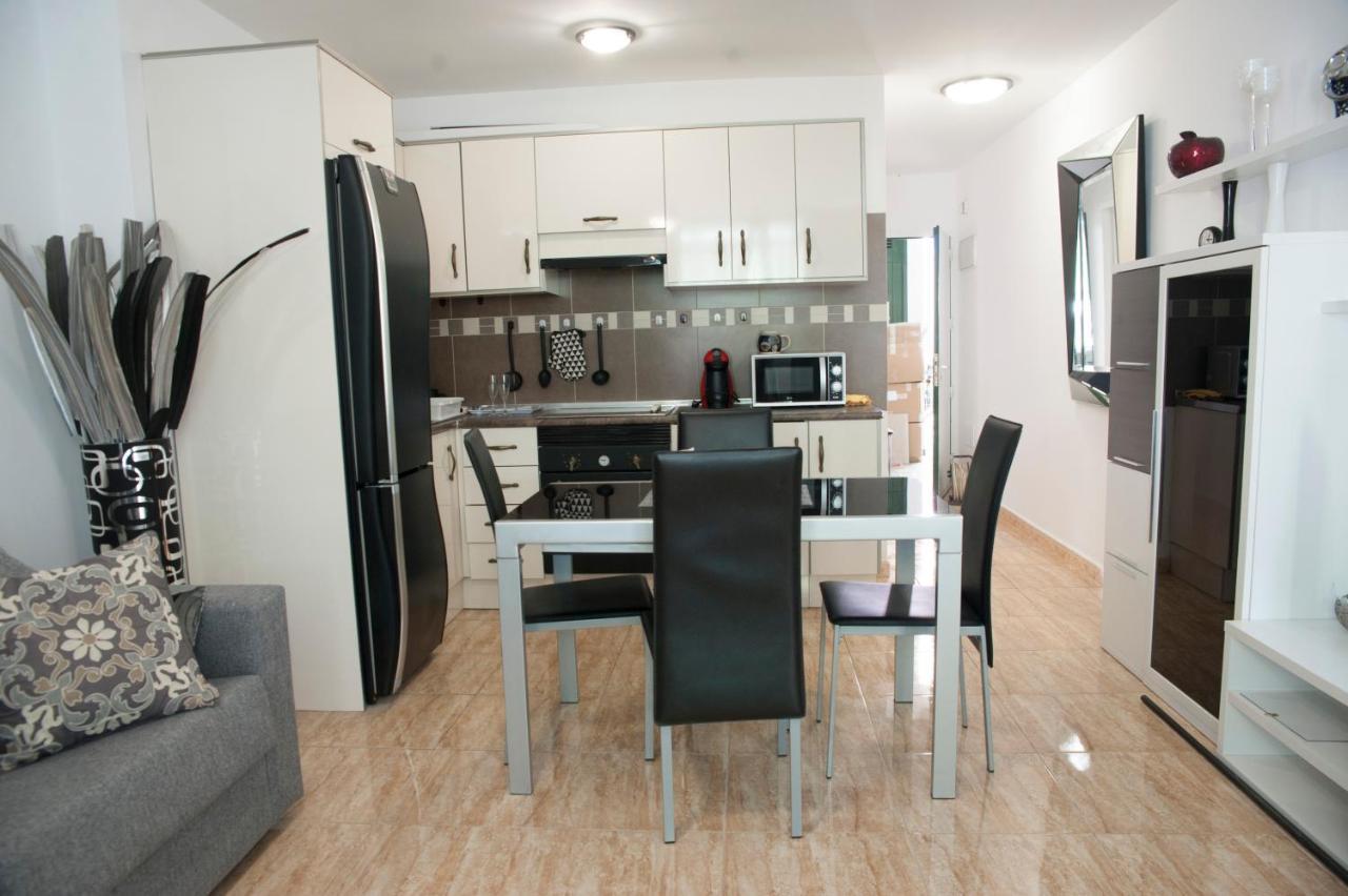 Optimist Deluxe Apartament *